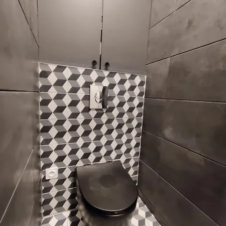 La Porte Bleue *
